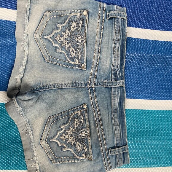 Knox Rose Denim Embroidery W14 Shorts - Picture 8 of 8